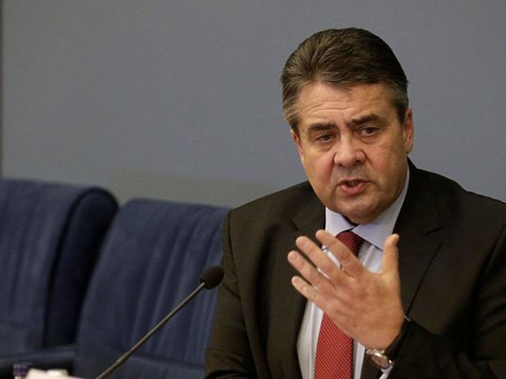 Габриэль доказал, что Германия не может помочь Украине ни оружием, ни деньгами – европейский эксперт
