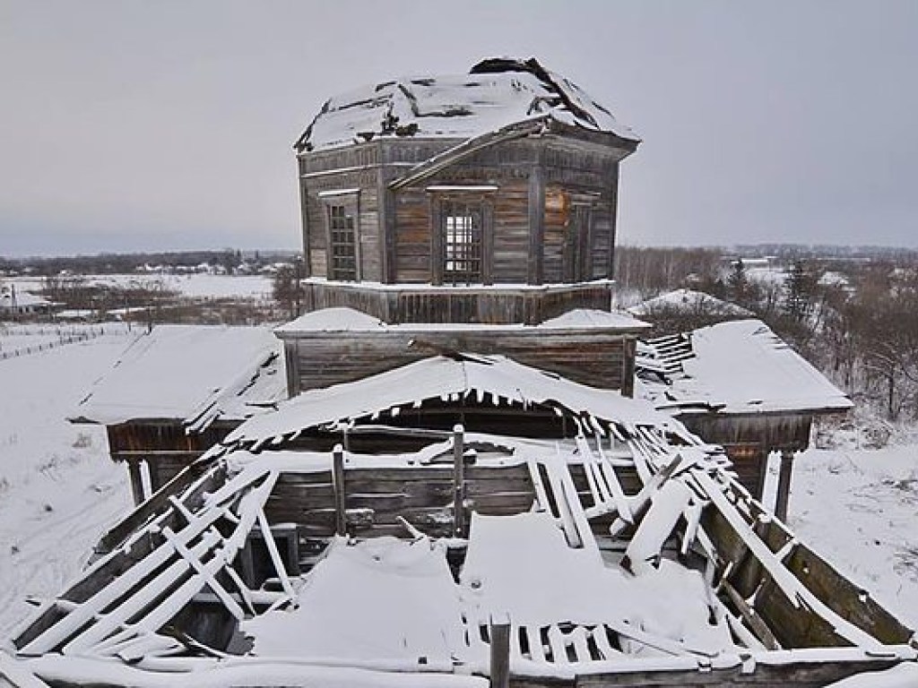 180-летняя Покровская церковь на Черниговщине разрушается (ФОТО)