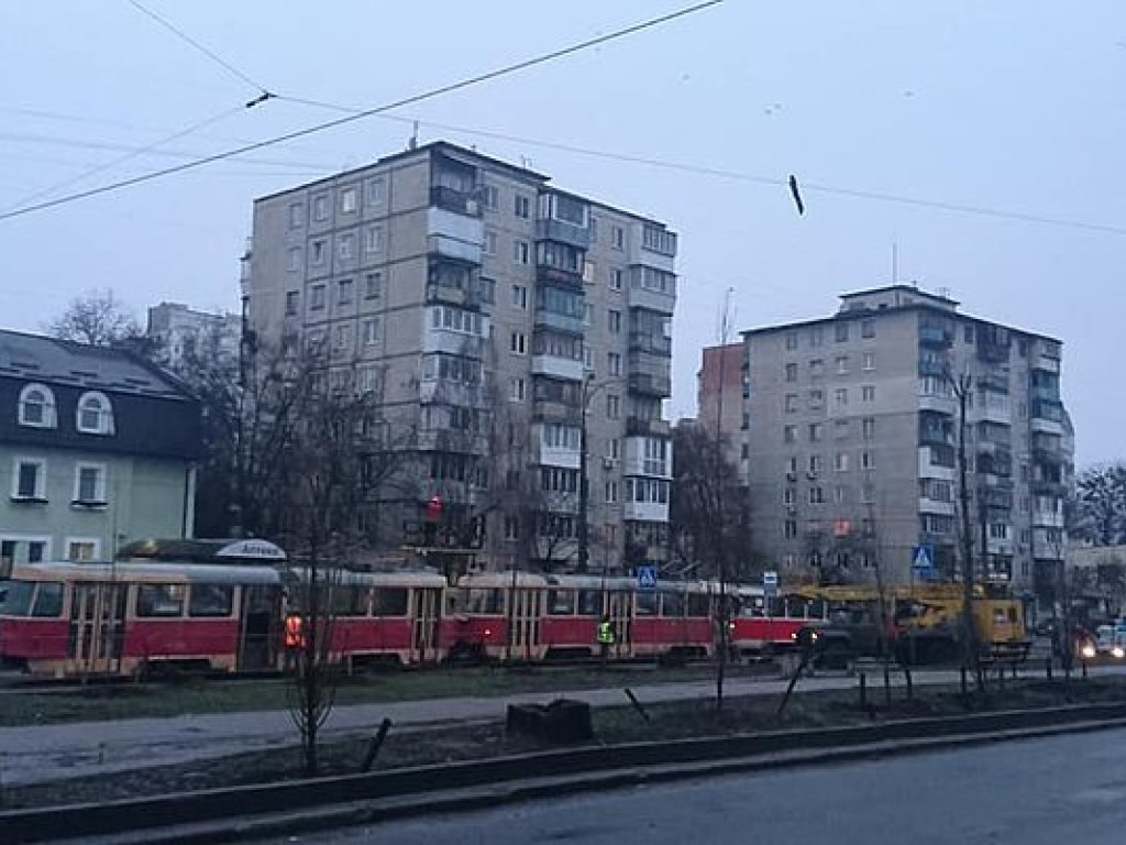 В Соломенском районе Киева приостановили движение трамваи – очевидцы (ФОТО)