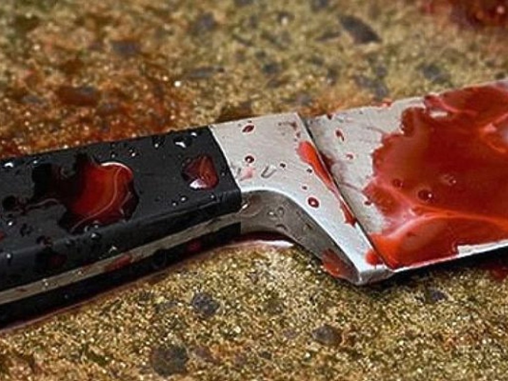 Житель Мукачево зарезал мужчину в подъезде многоэтажки из-за ревности (ФОТО)