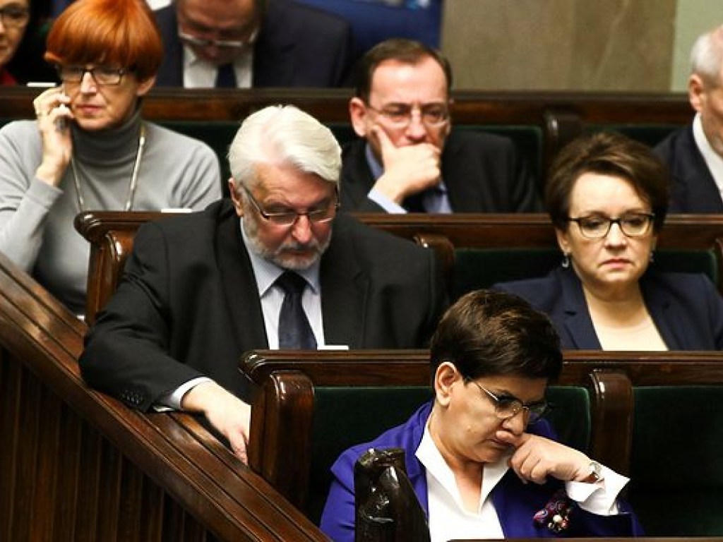 Смена правительства в Польше: объявлены фамилии уволенных и новых министров