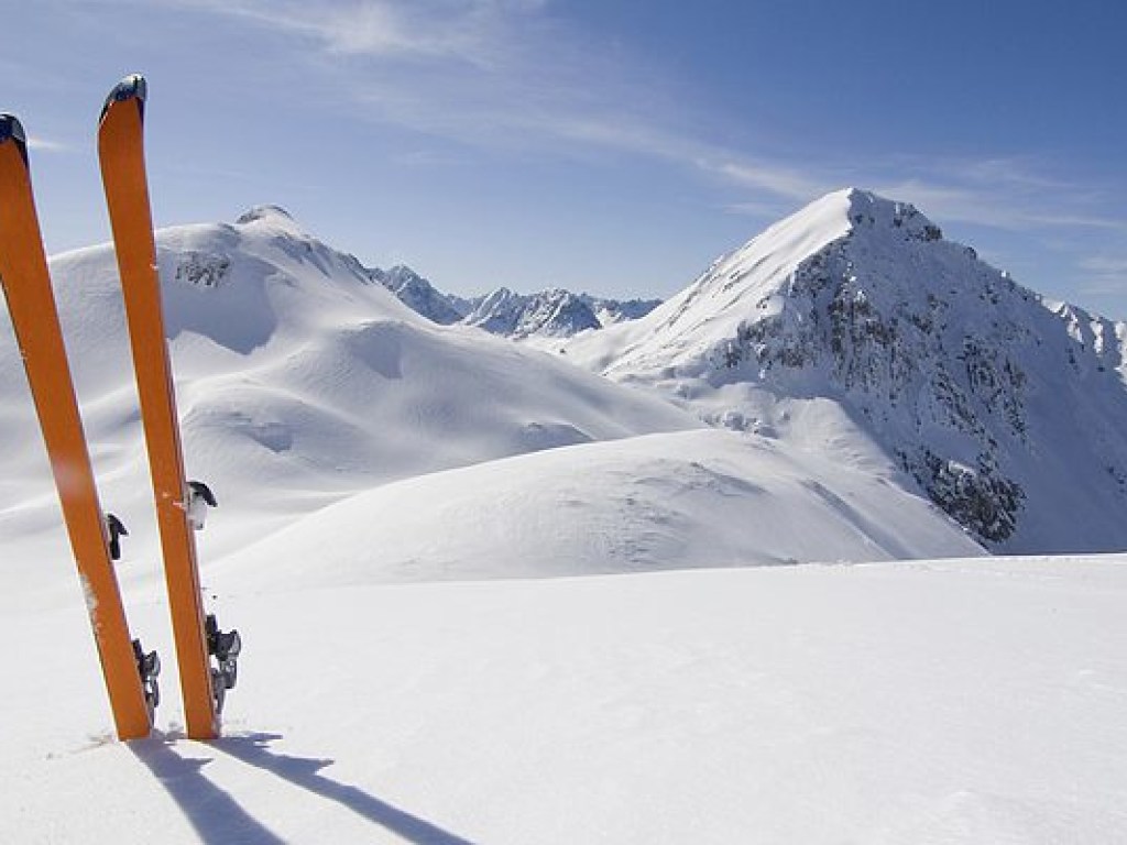 Украина стала лидером европейского импорта лыж в прошлом году