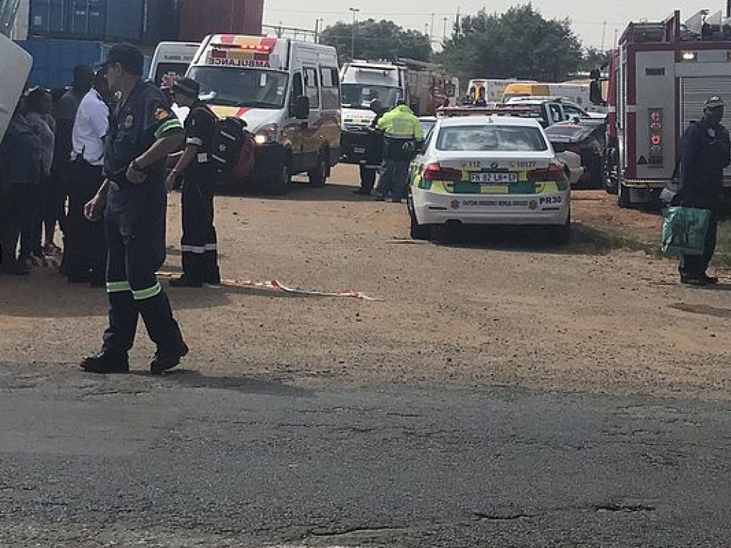 В ЮАР столкнулись два пассажирских поезда, свыше 200 пострадавших (ФОТО)