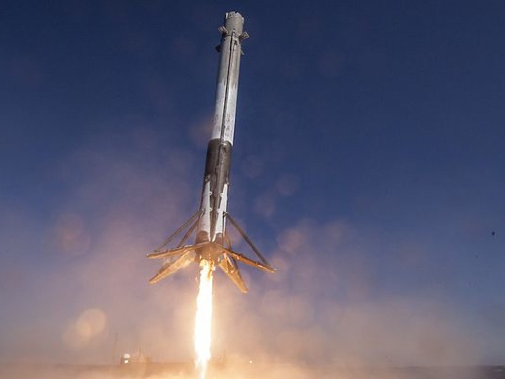 SpaceX запустила Falcon 9 с секретным спутником для правительства США