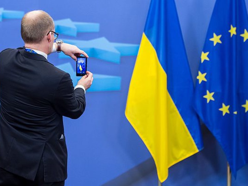 Политолог: «Медовый месяц» между Евросоюзом и Украиной подходит к концу