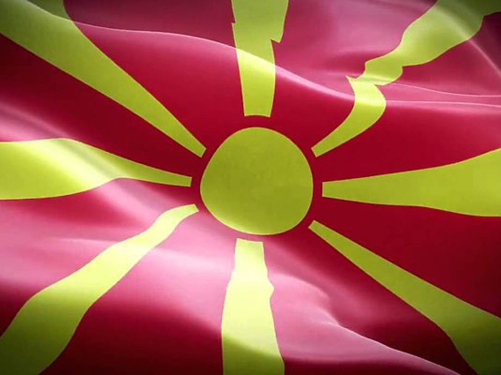 Парламент Македонии утвердил албанский язык как второй официальный