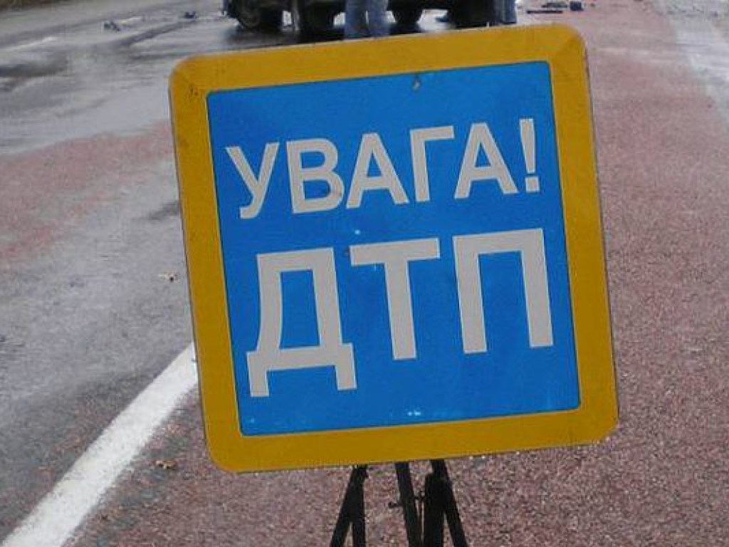 Смертельное ДТП под Киевом: Hyundai с ребенком в салоне вылетел в кювет и перевернулся (ФОТО)