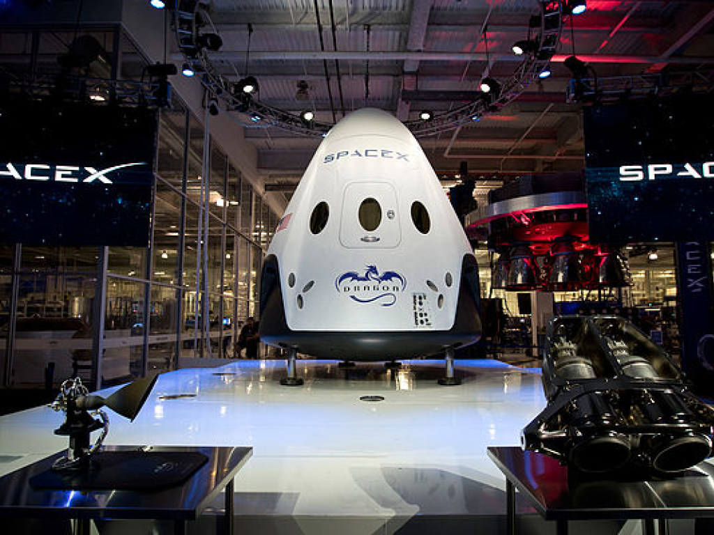 SpaceX отложила испытания космического корабля Dragon