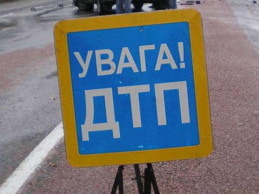 На трассе «Черкассы-Канев» произошло серьезное ДТП: 6 человек пострадали (ФОТО)