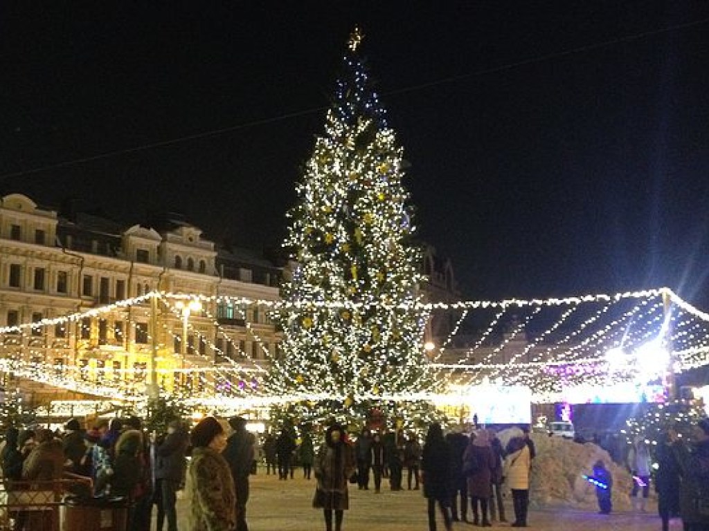 Успеть увидеть: на выходных в центре Киева закрывается новогодний городок