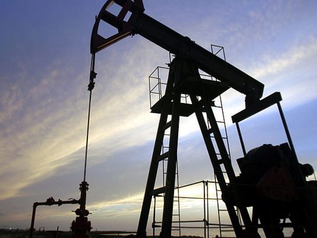 Мировые цены на нефть за неделю выросли почти на 5%
