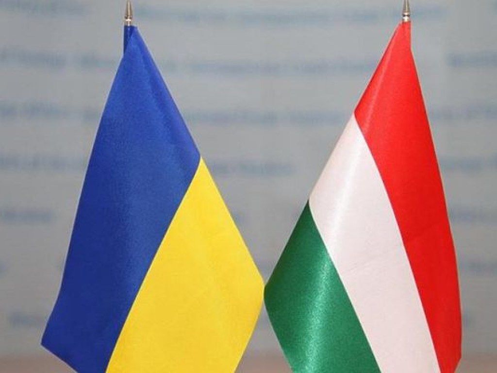 Глава МИД Венгрии: Украина готовит новые ограничения прав меньшинств
