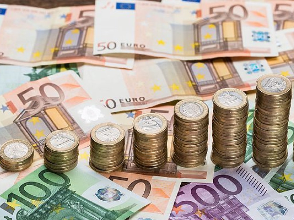 Курс евро в обменниках вырос больше 35 гривен