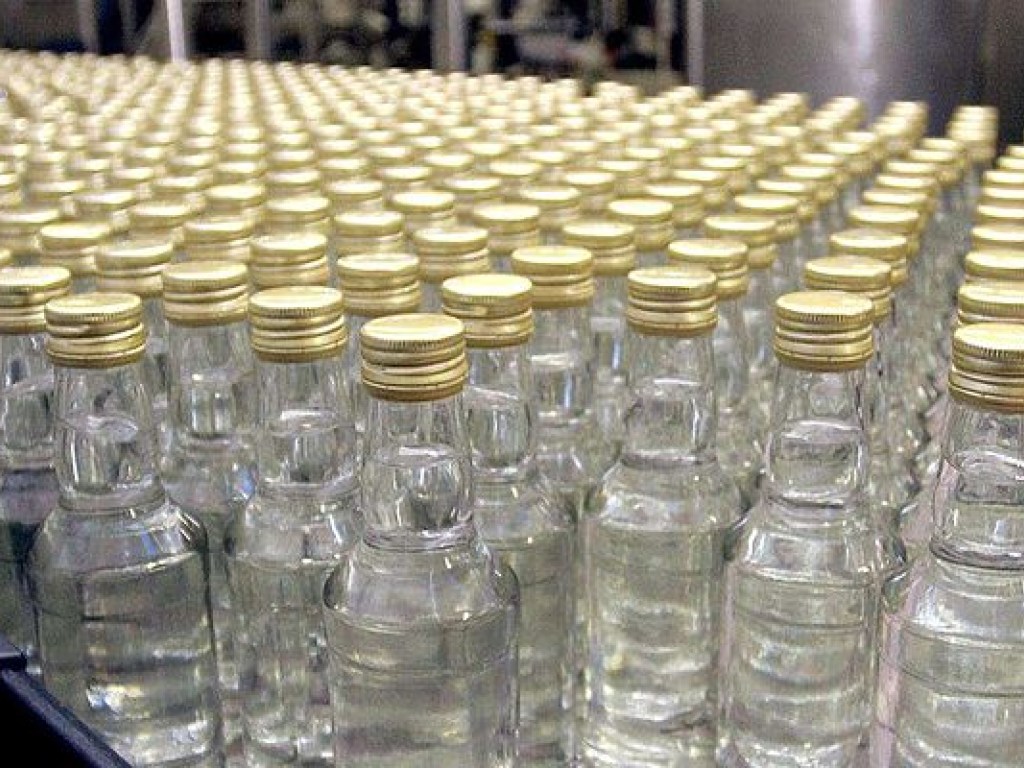 Более 13 тысяч литров фальсифицированной водки изъяли правоохранители в Винницкой области
