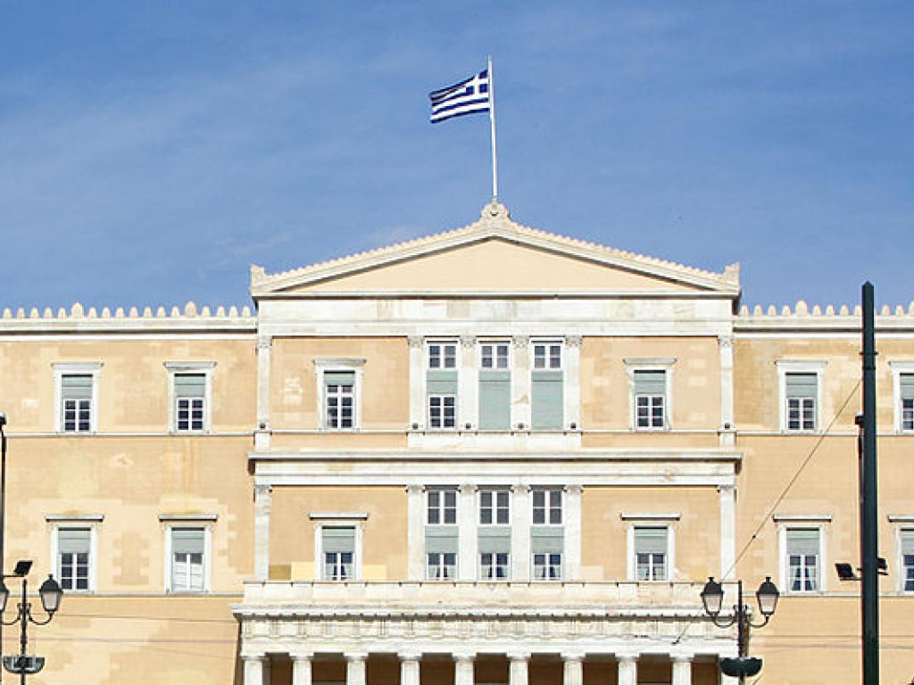 Парламент Греции принял новый пакет мер жесткой экономии