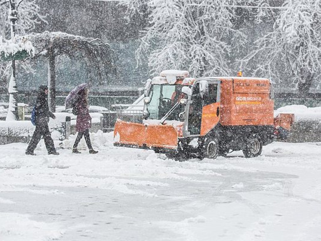 Синоптики прогнозируют пик снегопадов ближе к утру 18 января