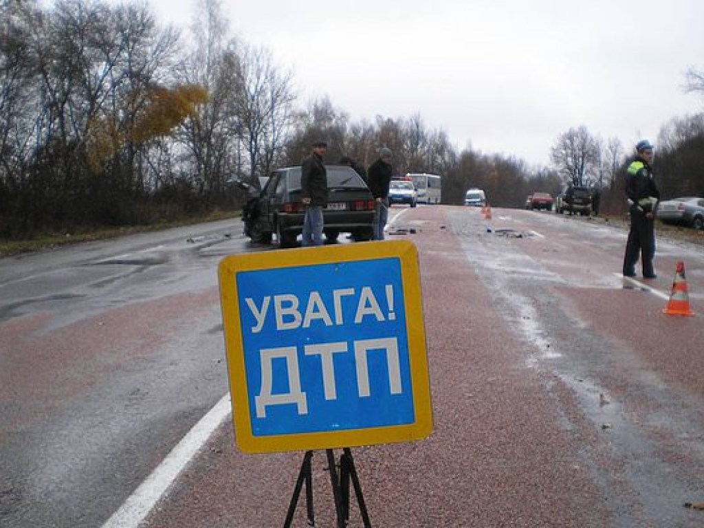 В Украине за прошедшие сутки зафиксировали более 900 ДТП
