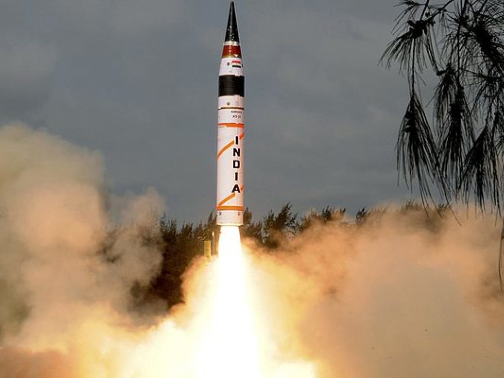 В Индии запустили межконтинентальную баллистическую ракету (ФОТО)