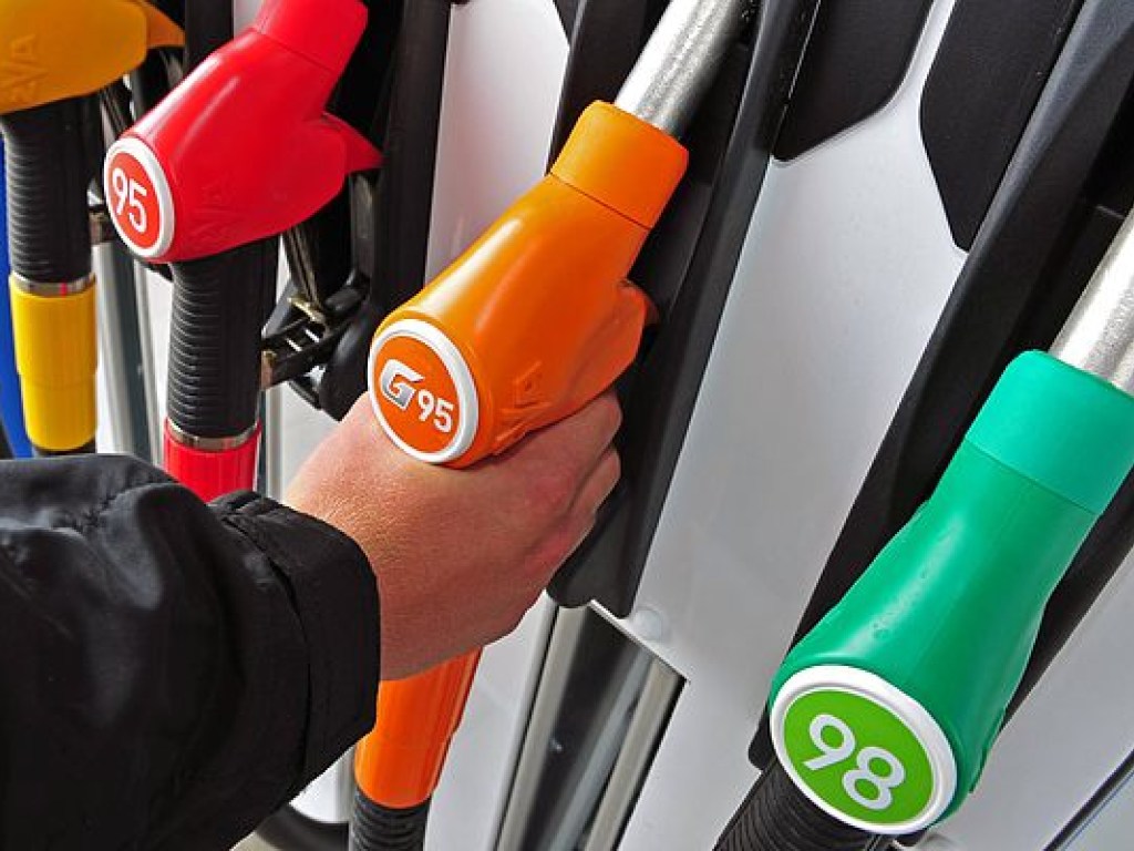 Цена на бензин в Украине обновила рекорд, дорожает и автогаз