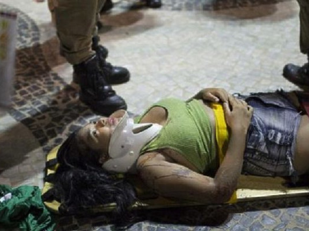 На пляже в Рио-де-Жанейро авто въехало в толпу людей: погиб ребенок (ФОТО)
