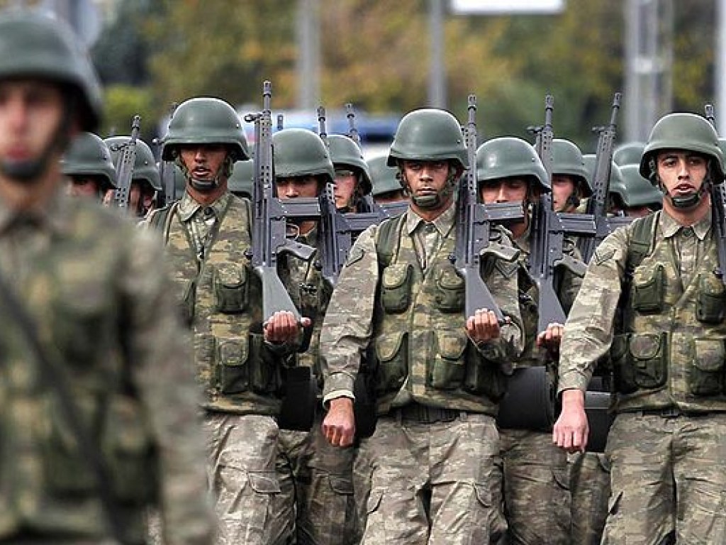 Турция готовит войска на границе для наступления на курдов