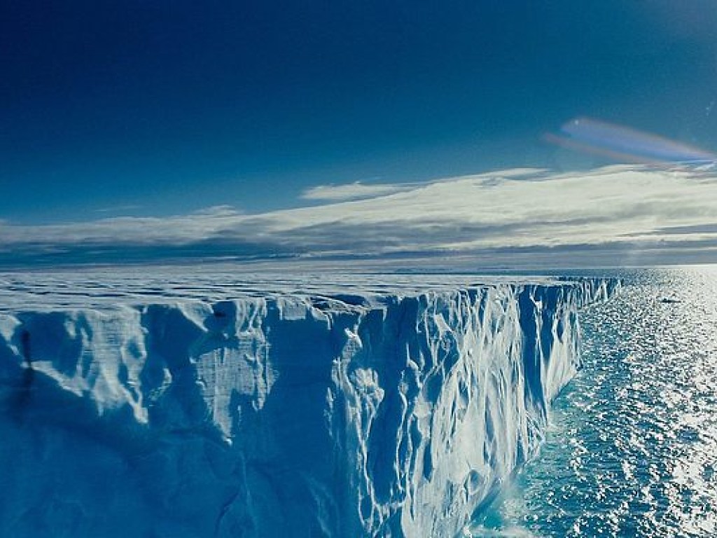 Глобальное потепление ведет к таянию Арктики и повышению уровня мирового океана