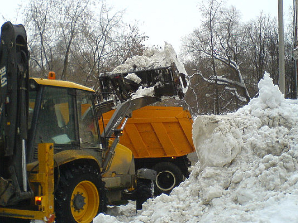 КГГА не всегда может гарантировать частным фирмам оплату за уборку снега &#8212; эксперт