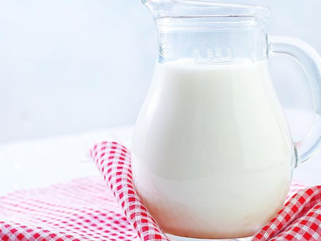 Эксперт рассказал об опасности употребления молока второго сорта