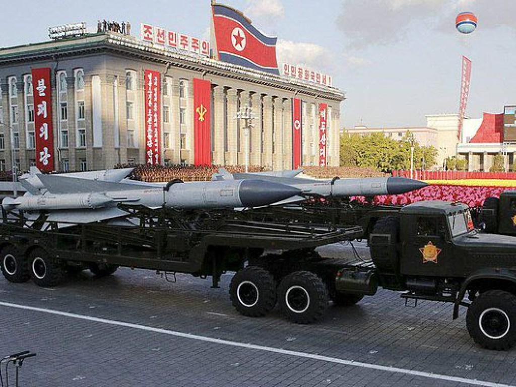 Военный парад в Пхеньяне ухудшит взаимоотношения КНДР и Южной Кореи – американский обозреватель