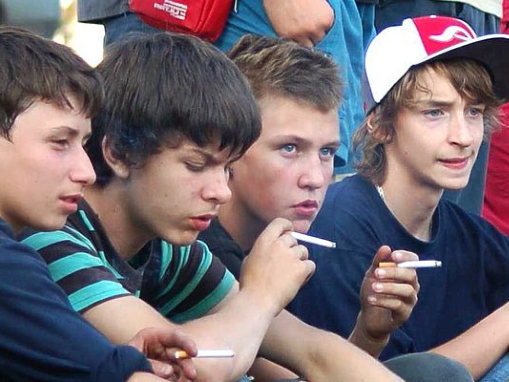 Ученые назвали неожиданную опасность от подросткового курения