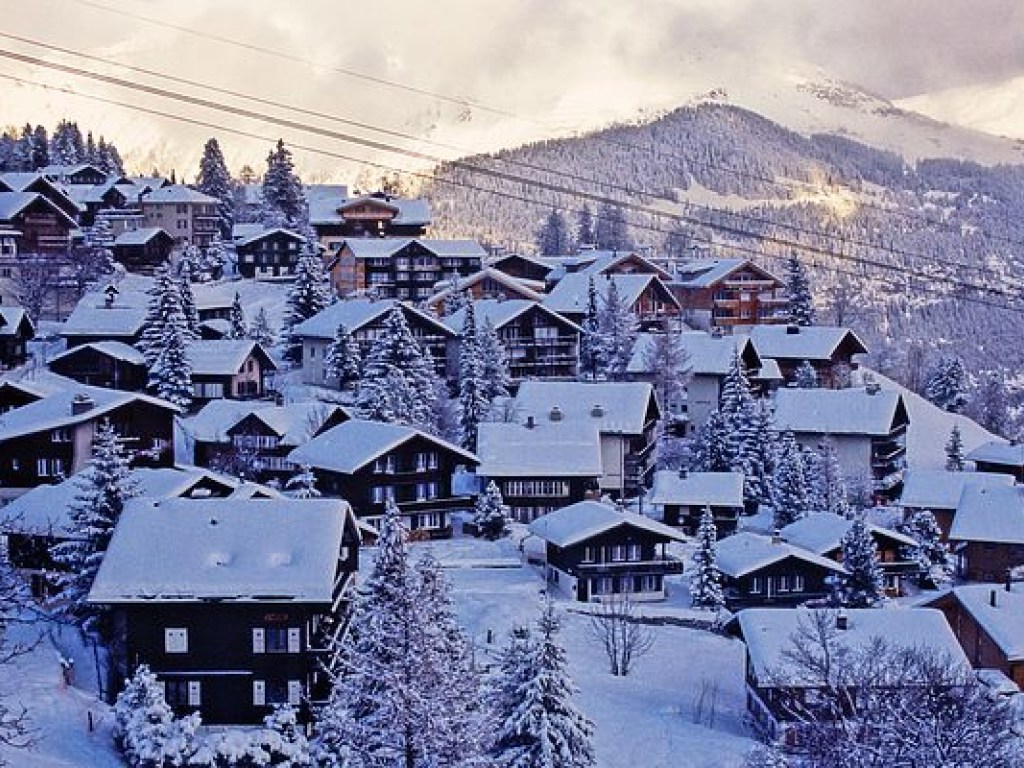 9 тысяч туристов из-за снегопадов заблокированы в Швейцарии
