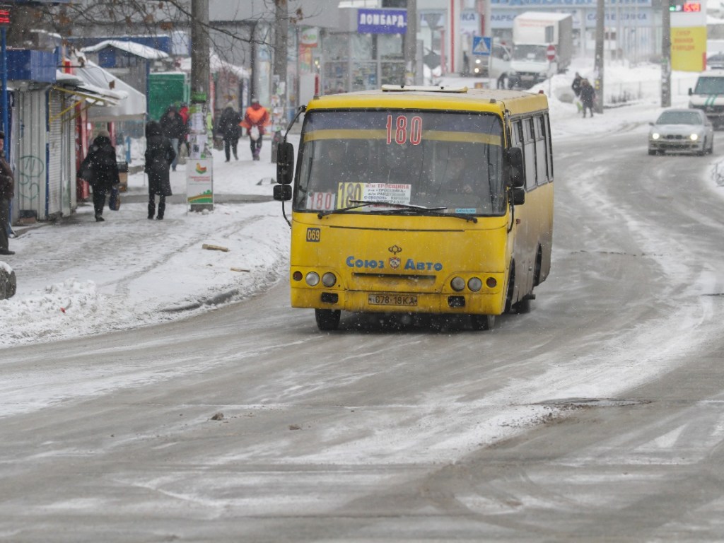Четыре компании подтвердили повышение стоимости проезда в киевских маршрутках