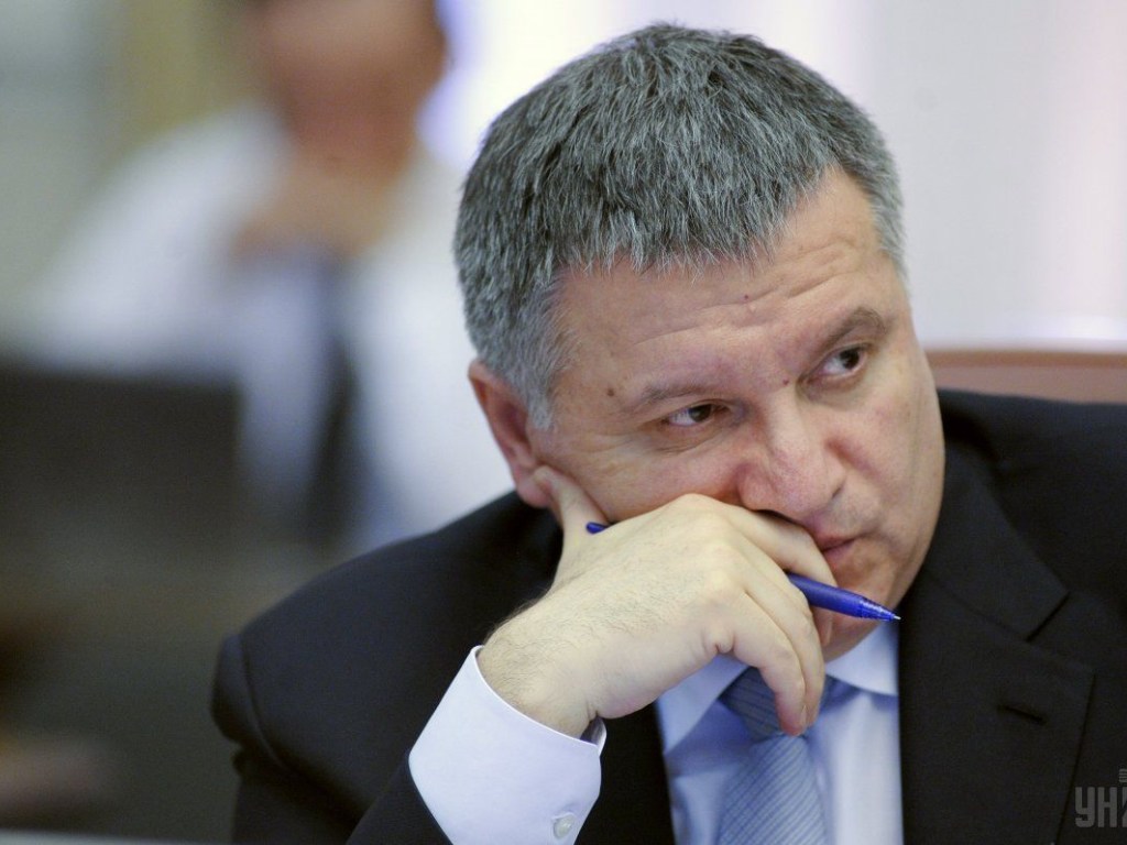 Аваков в 2017 году получил 710 тысяч гривен зарплаты