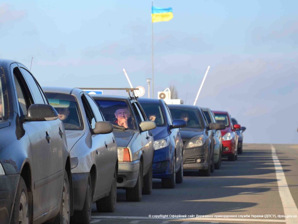 КПВВ на Донбассе за сутки пересекли более 34 тысяч человек