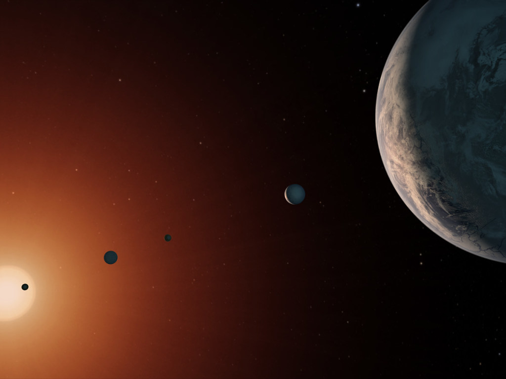 Ученые отыскали две потенциально пригодные для жизни планеты в системе TRAPPIST-1
