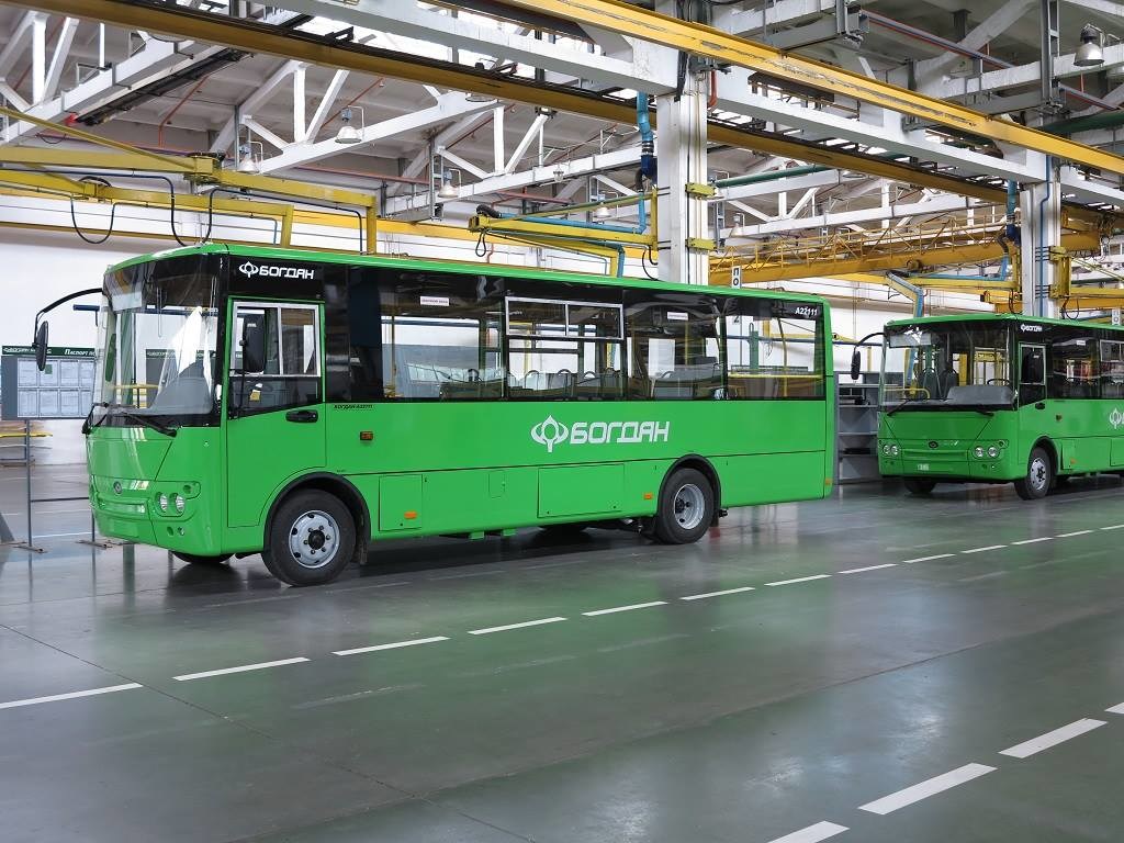 Во Львове объявили в розыск 160 автобусов