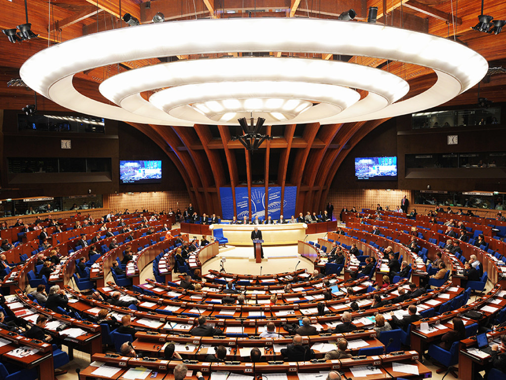ПАСЕ проголосовала за поправки Украины резолюции относительно процедуры мониторинга