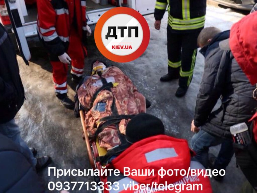 На Русановке в Киеве парень выжил после падения с седьмого этажа (ФОТО)