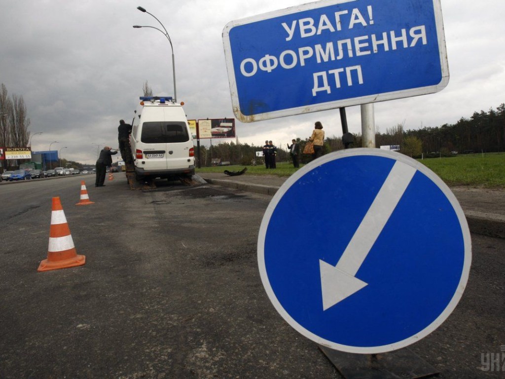 На украинских дорогах в результате ДТП гибнет до 10 человек