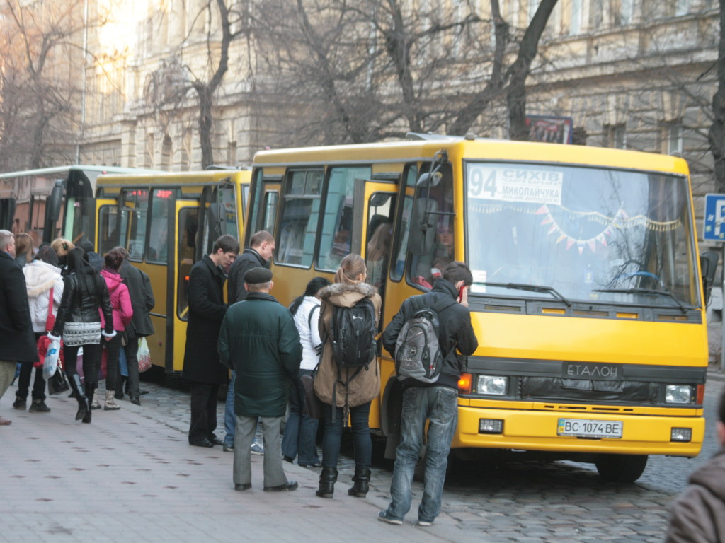Столичные власти уничтожают троллейбусы в угоду частным маршруткам – депутат