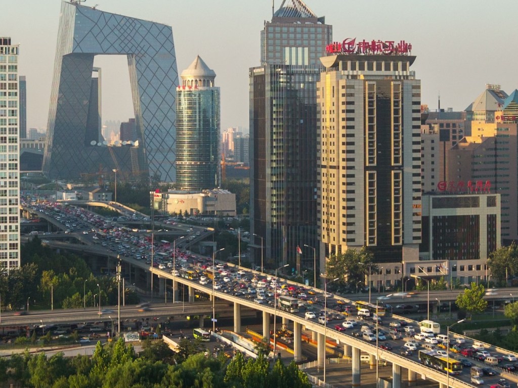 К 2020 году из Пекина перенесут фабрики и заводы за пределы города