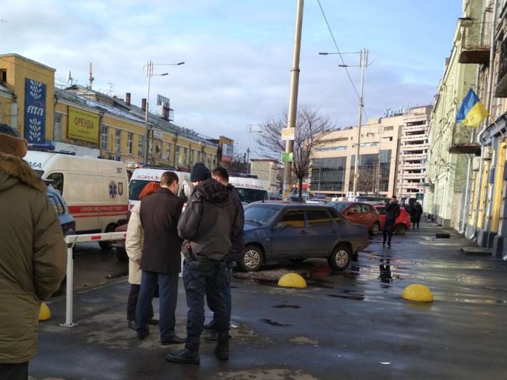 В Киеве возле Святошинского суда произошла еще одна перестрелка, есть раненые (ФОТО)