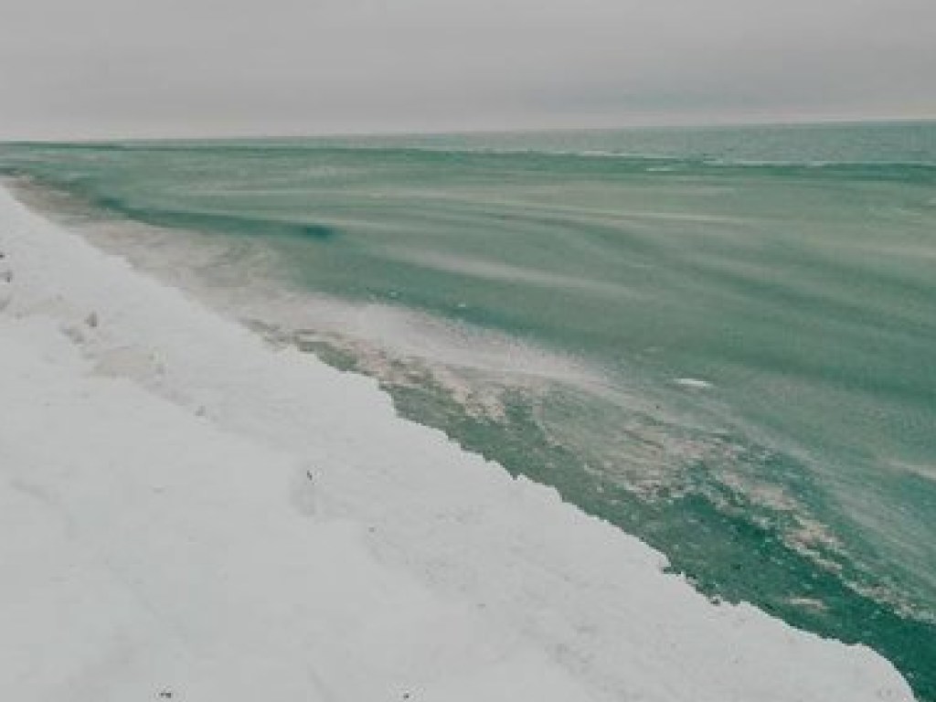Под Геническом замерзло море (ФОТО)