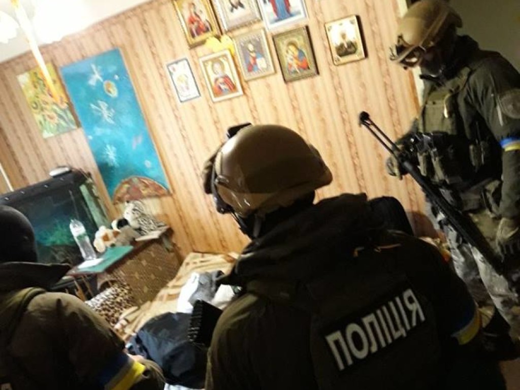 В Киеве задержали банду, которая подорвала гранатами полицейских в Днепре (ФОТО)