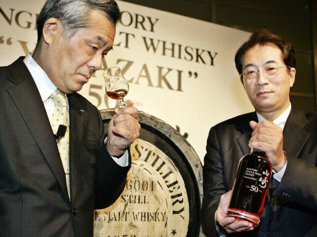 Бутылка японского виски продана на аукционе Sotheby&#8217;s за рекордную сумму