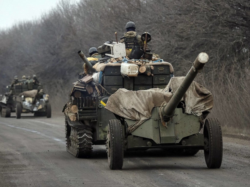 Боевики обстреляли Приазовье и Донецкое направление, есть раненые