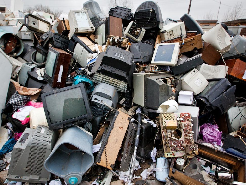 Опасный электронный мусор стремительно загрязняет страны Евросоюза  &#8212; Евростат