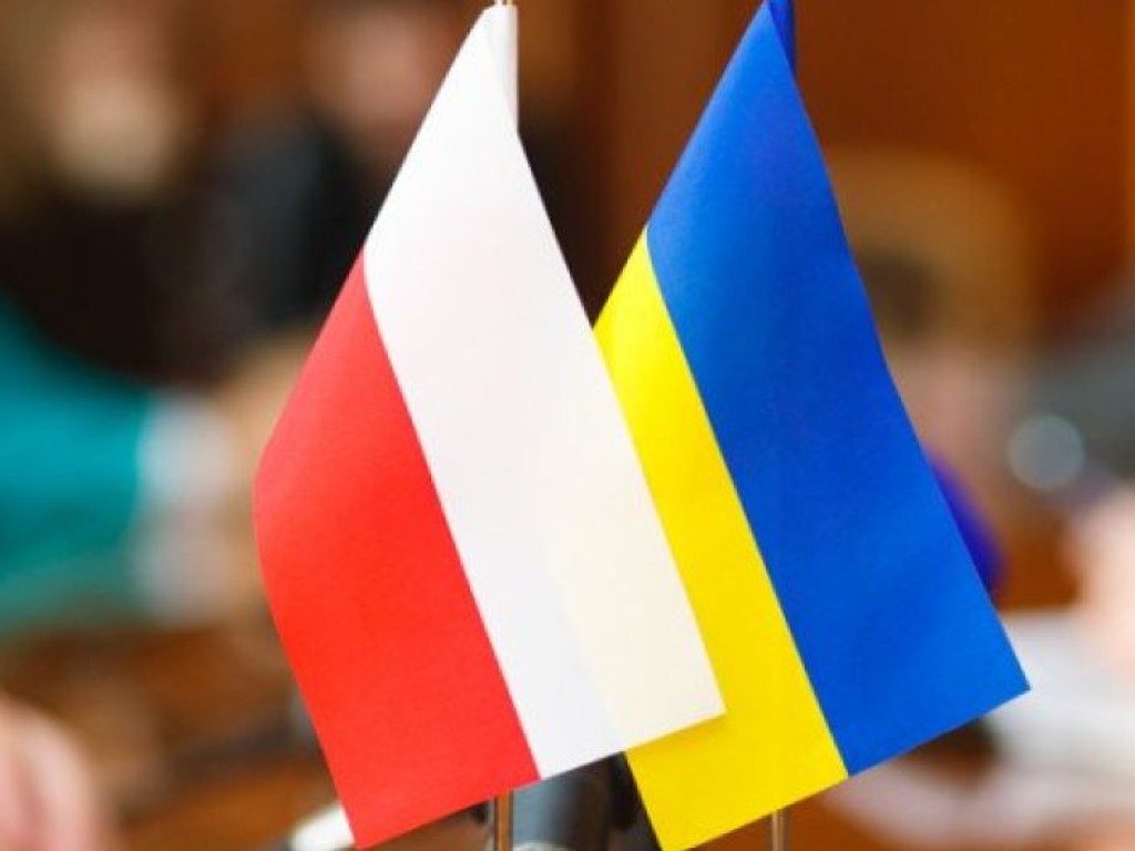 Польша может частично разорвать межпарламентские связи с Украиной – эксперт