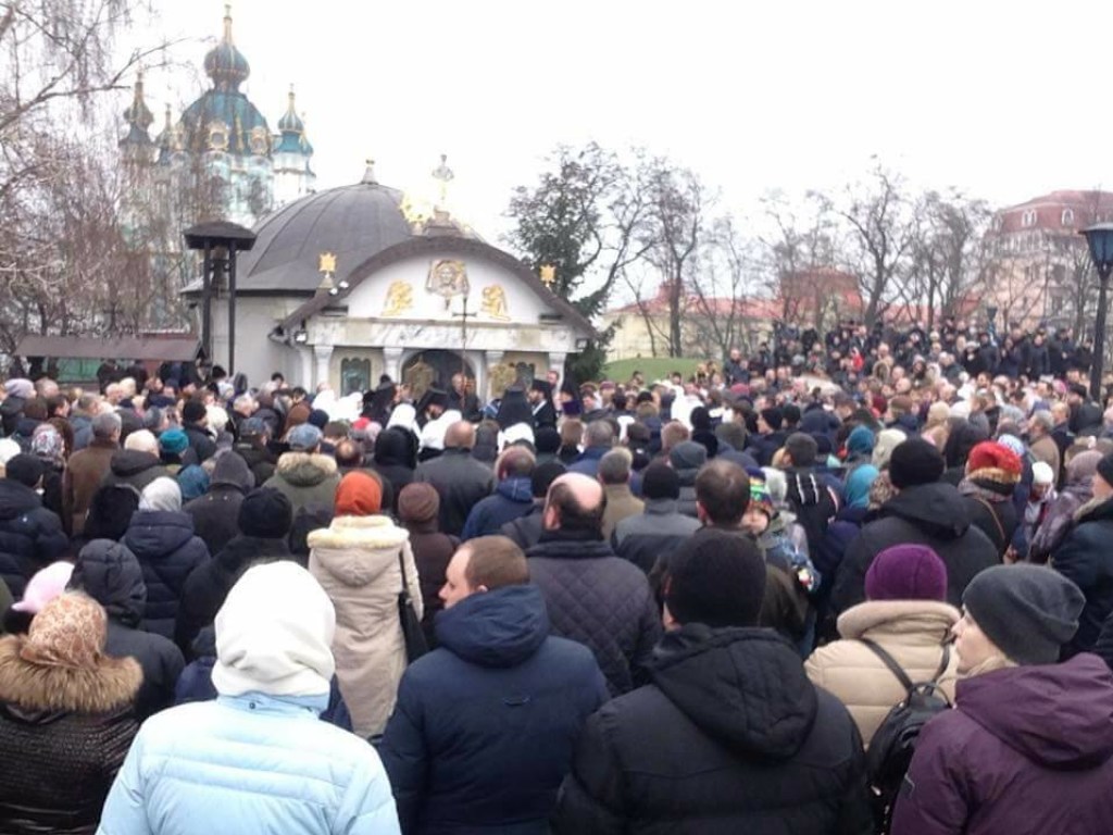 Конфликт вокруг Десятинного монастыря в Киеве раздувают радикально настроенные активисты &#8212; архимандрит