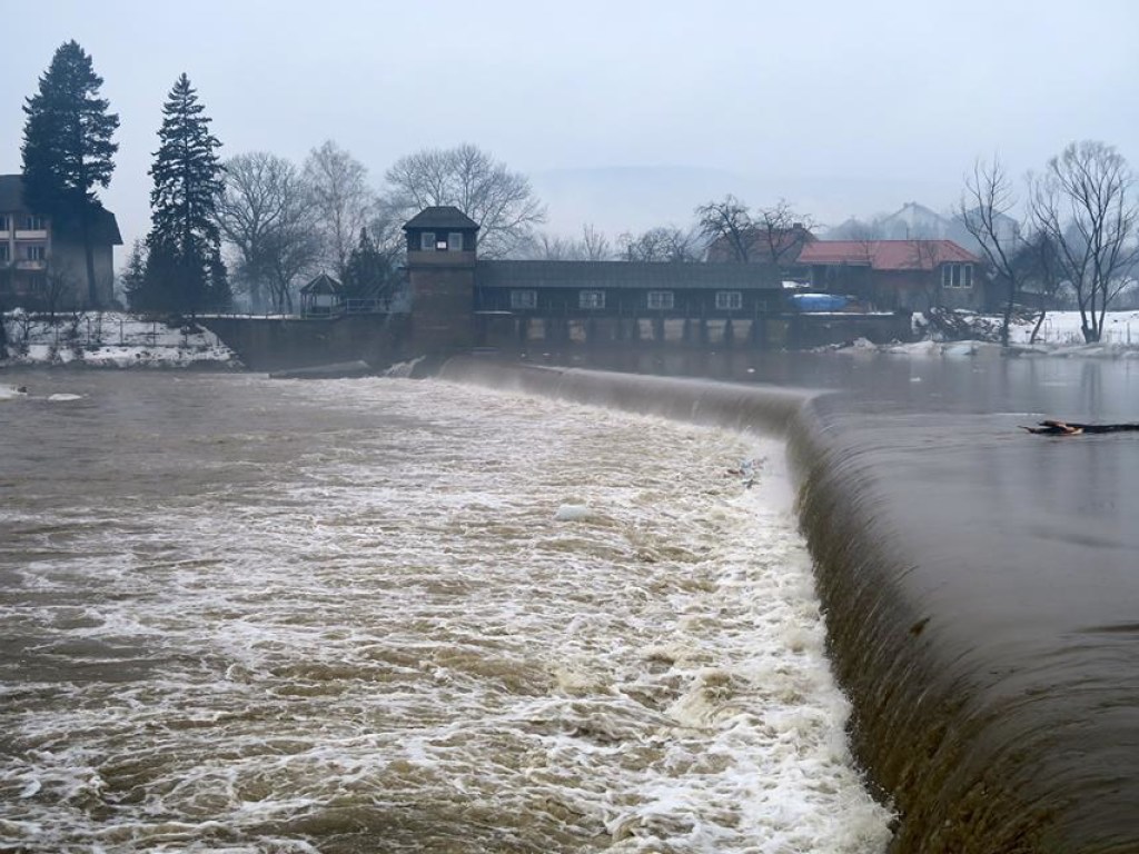 Синоптики предупреждают о подъеме уровня воды в реках Украины
